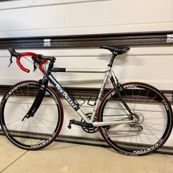 Van Dessel Flahute – Ultegra/Dura-Ace Mix – Easton EA50 – Featherweight