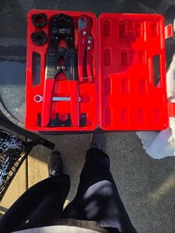 Iwiss PEX Crimping Tool Kit with Case