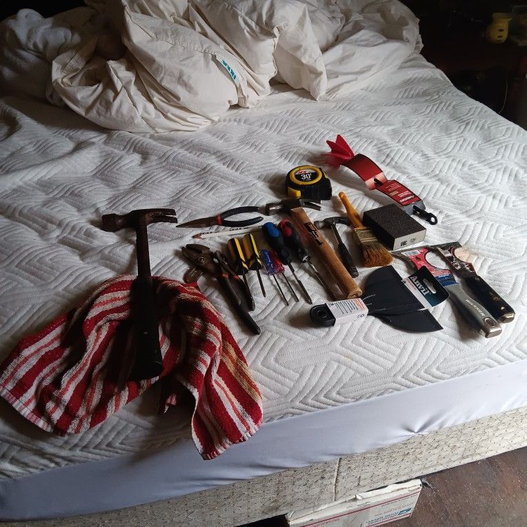 Hand Tools Sold All Together Sold To First Buyer 