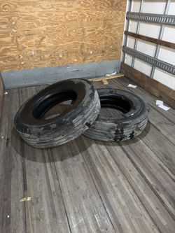 11r22 Tires