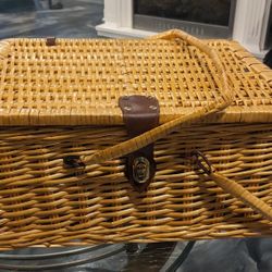 Picnic Basket / Canasta Para Picnic
