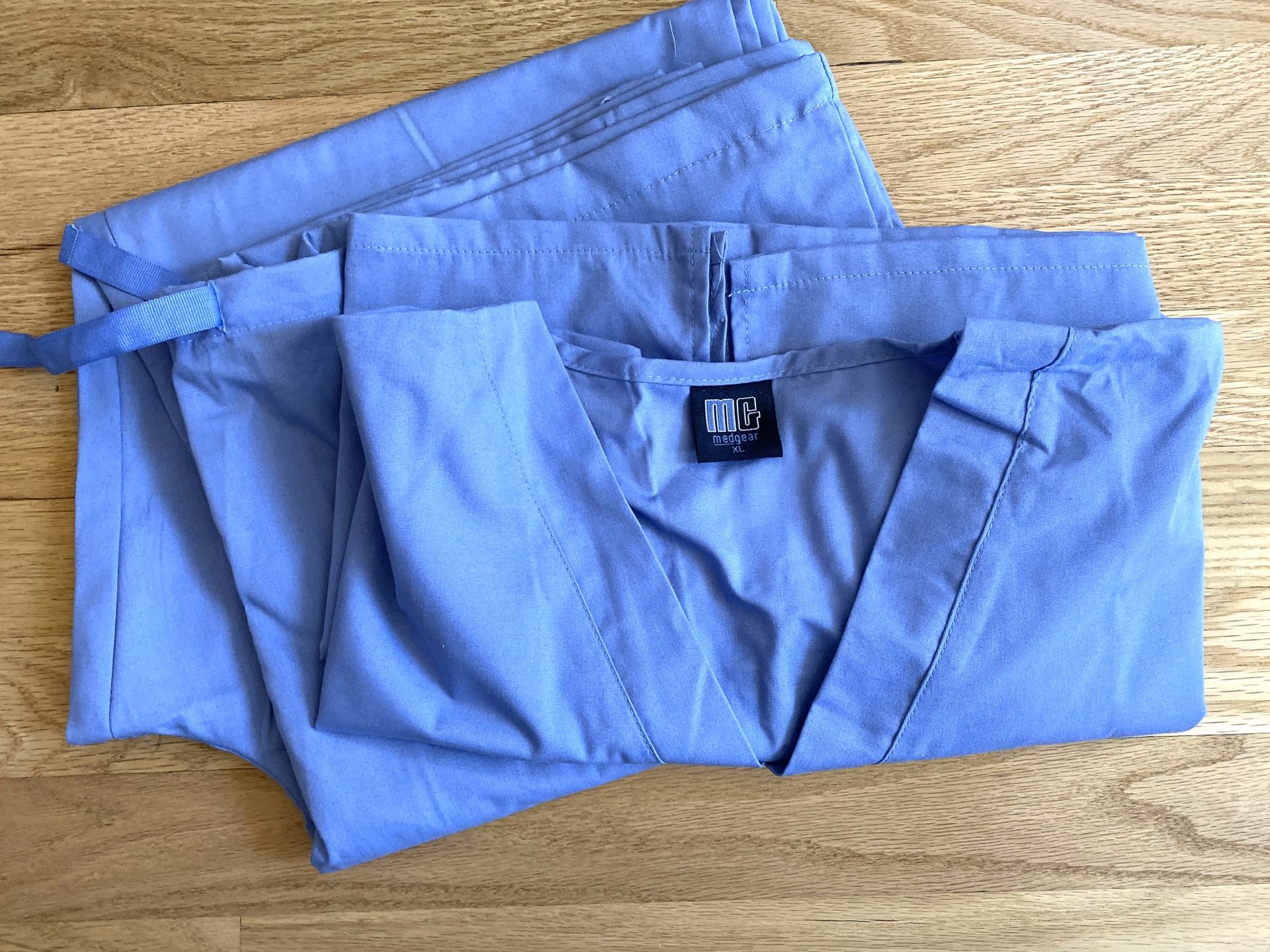 New- Men’s XL Scrubs