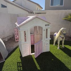 Kids Play House And Horse 