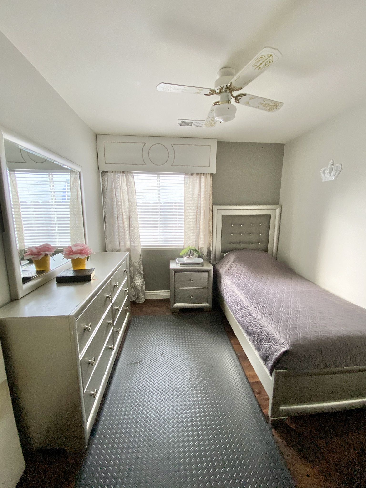 Twin Bedroom Set (silver)