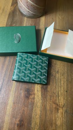 Green leather luxury wallet