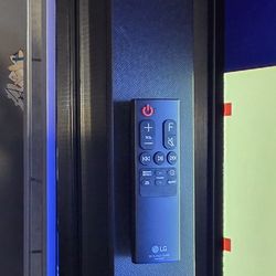 LG Soundbar W/Remote & Optical Cable