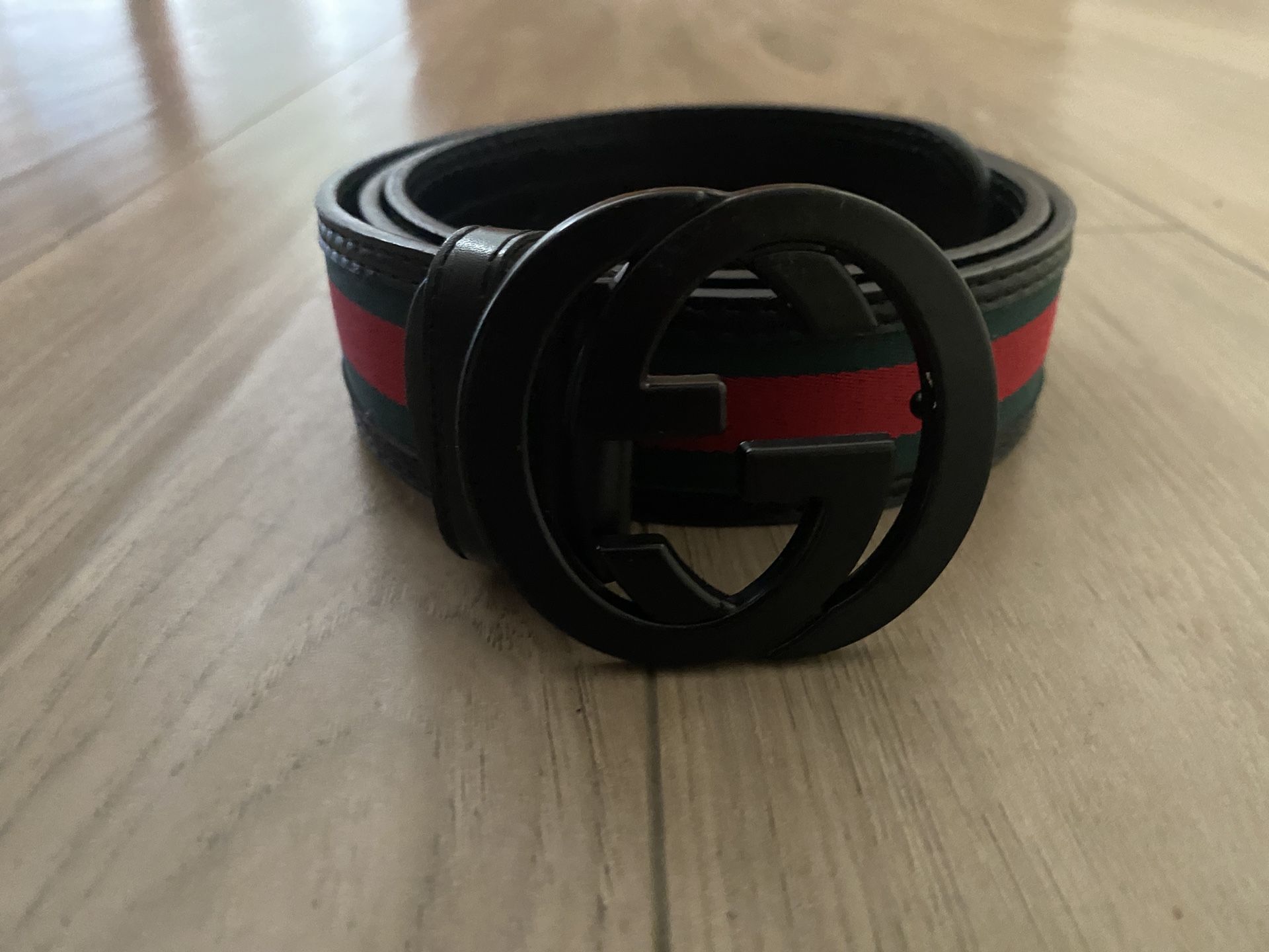 Gucci Black Leather Belt Strap with Red Tape-Measure Accent AUTHENTIC* - GUCCI BLACK RED GREEN LEATHER STRIPE BELT 95-38  main image 4