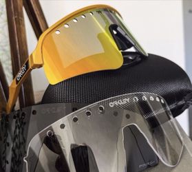 New Oakleys  Box, Pouch Cloth All Included