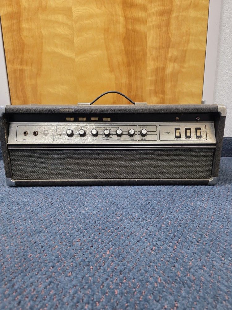 Ampeg V4 Model