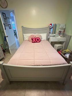 Full bed with trundle
