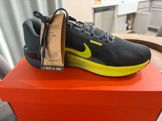 Mike men shoes 9.5