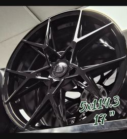 Clean 17s ready to mount! 🛞🔥 ​⚡ Size: 17" 💥 Bolt Pattern: 5x114.3 🚗 Fits: Honda, Toyota, Nissan, Hyundai, Kia, Lexus & more! ​📍 Phoenix Tires & W