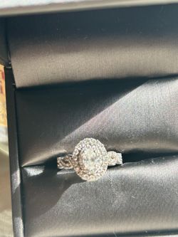 Engagement ring diamond