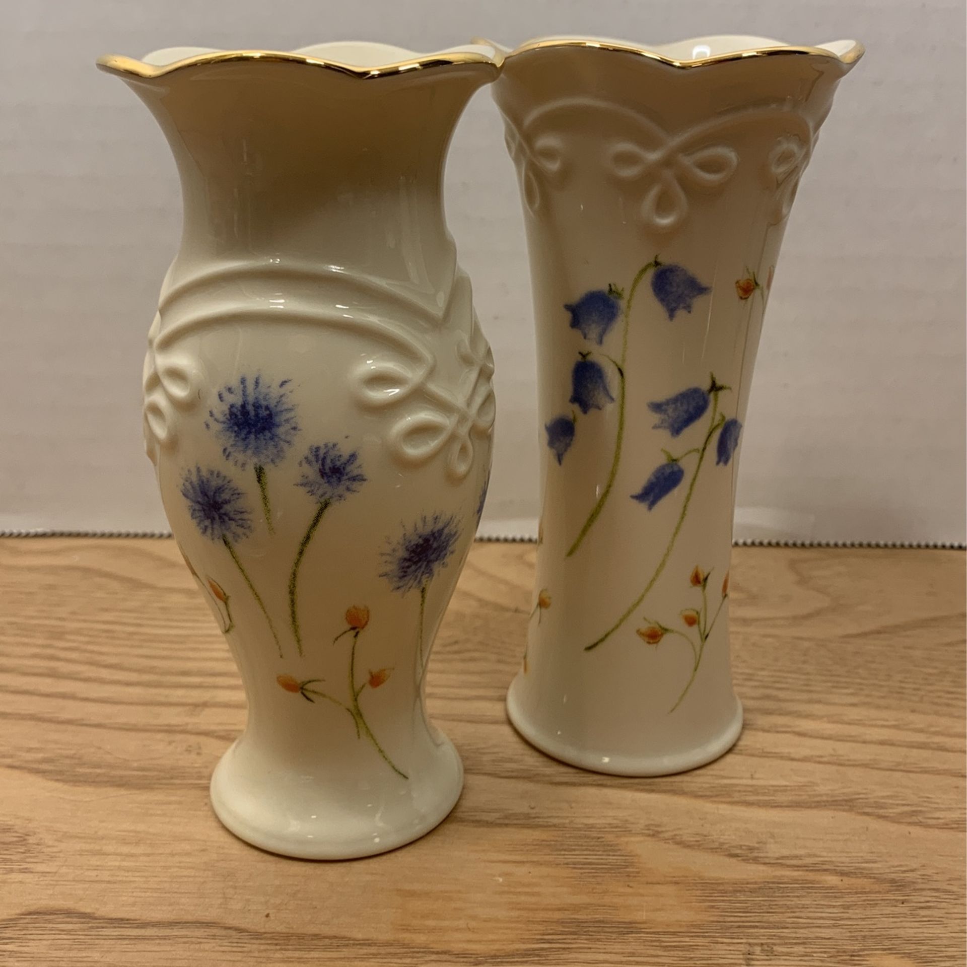 2 Classic Lenox Floral Bud Vases with Gold Trim 5 inches tall S1