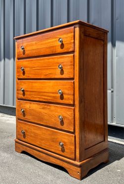 Vintage Wooden Dresser  FREE DELIVERY 🚚 TAMPA & SURROUNDINGS