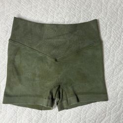 GREEN WORKOUT SHORTS