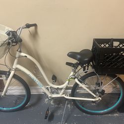 Electra Townie 7D Step-Thru Cruiser Bike with PUP Seat & Carry Basket – Comfortable & Versatile