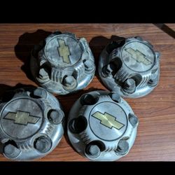 2000-2006 Chevy 6lug Chrome Center Caps 