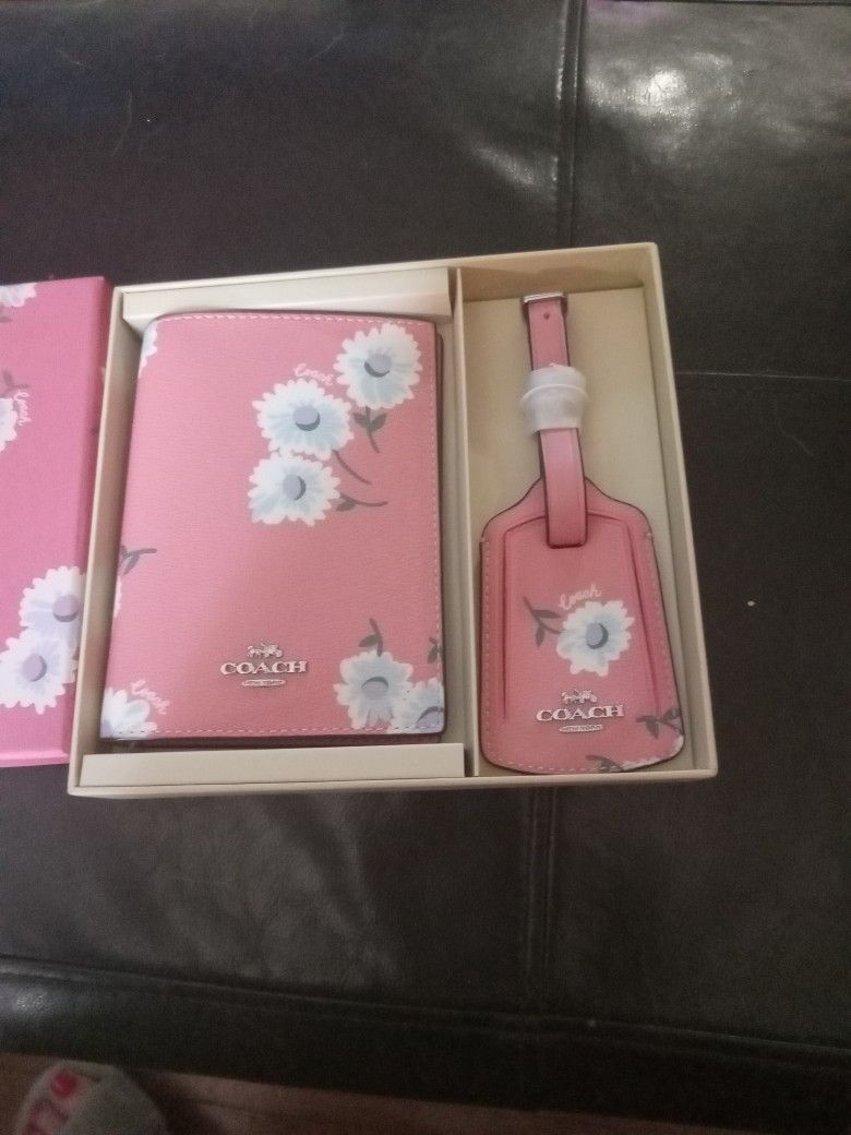Coach Passport Holder And Matching Luggage Tag