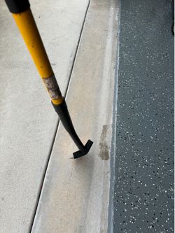 Heavy-duty garden hoe