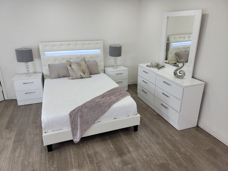 Bedroom Set With Mattress//  Juego De Cuarto Con Colchon 