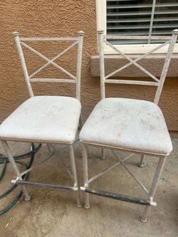 Metal Bar Stools with Cushioned Seats – Set of 2