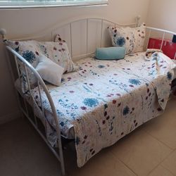 White French Day Bed