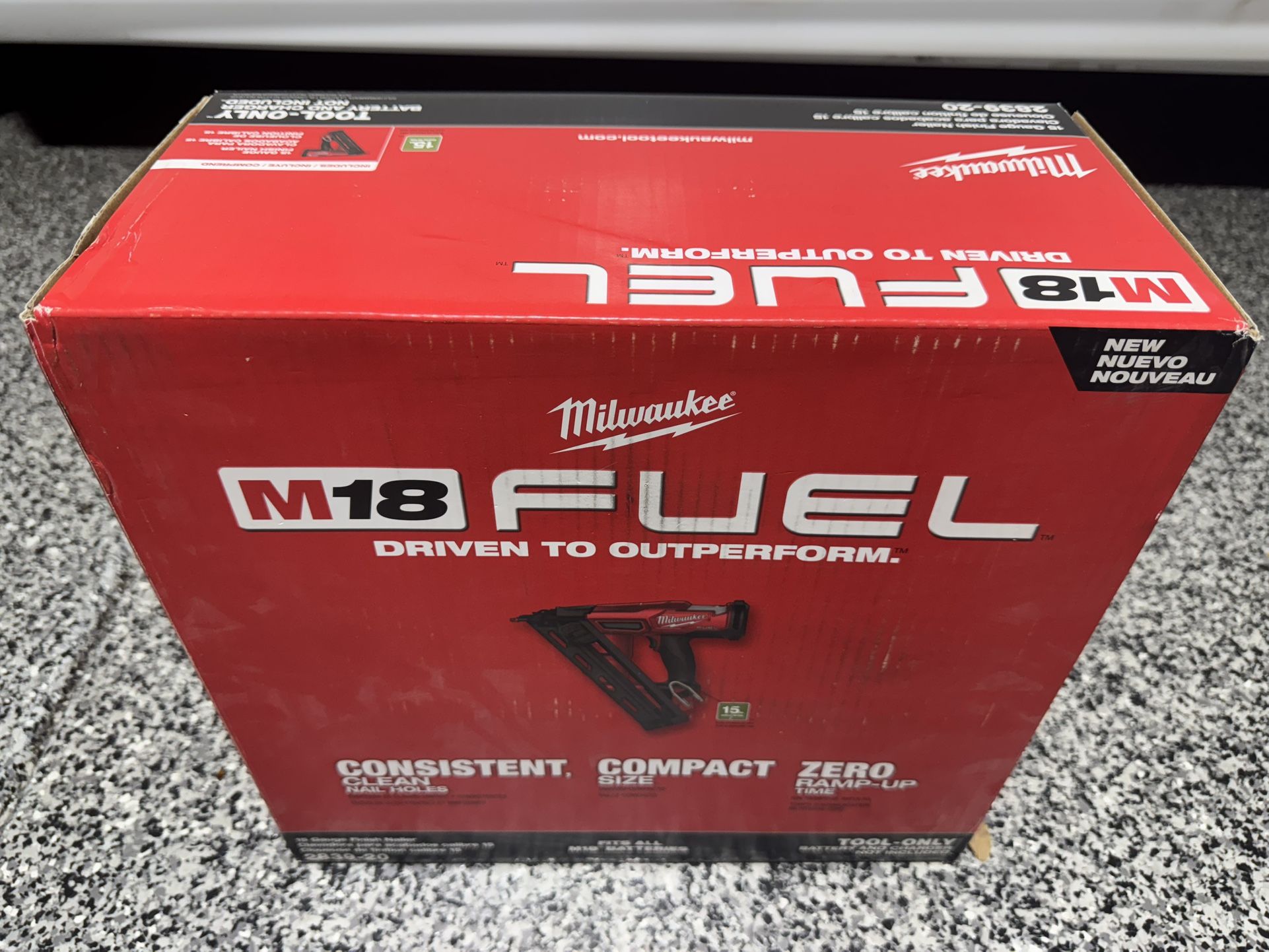 Milwaukee M18 FUEL 18-Volt Lithium-lon Brushless Cordless Gen I| 15- Gauge Angled Finish Nailer (Tool-