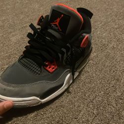 Jordan’s 4, Size7