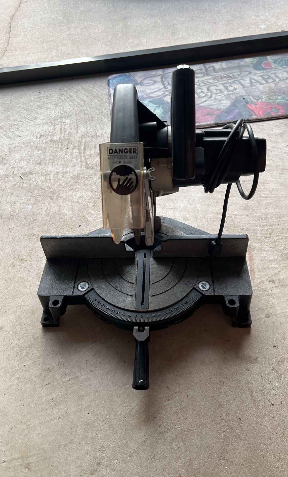 Black and Decker Power Miter Saw