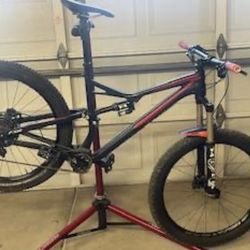 Specialized Stumpjumper FSR Comp Mountain Bike