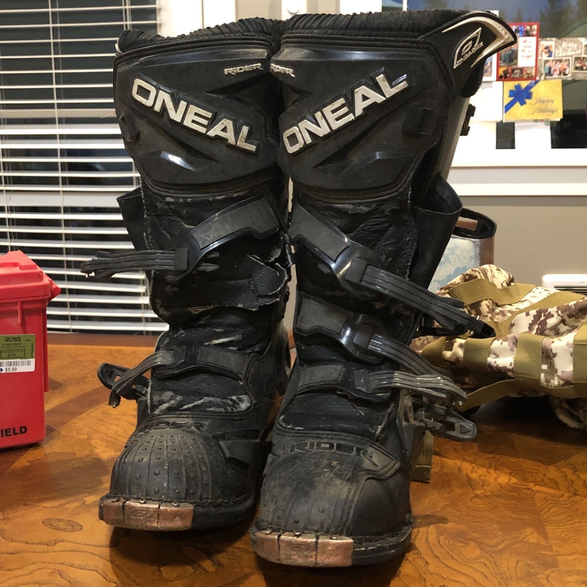 Size 9 O’Neill dirtbike