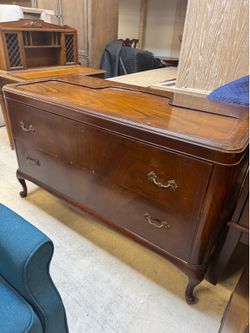 vintage mahogany bombé chest - 53” x 25”