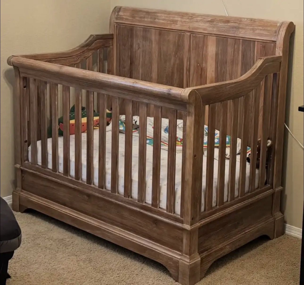Convertible Crib - Like New 