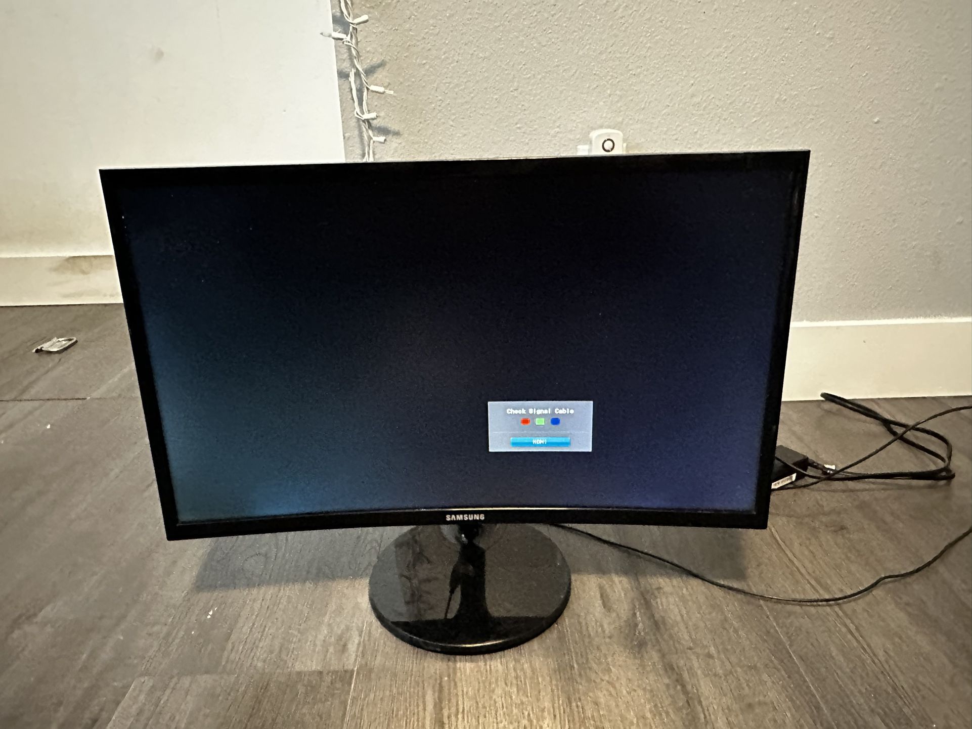 Curved Computer Monitor Screen