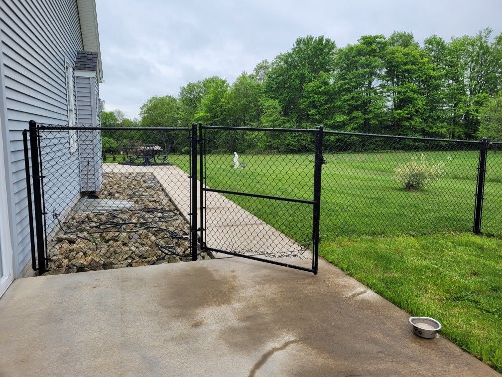 FENCE ; Black, Metal, Chainlink Fence