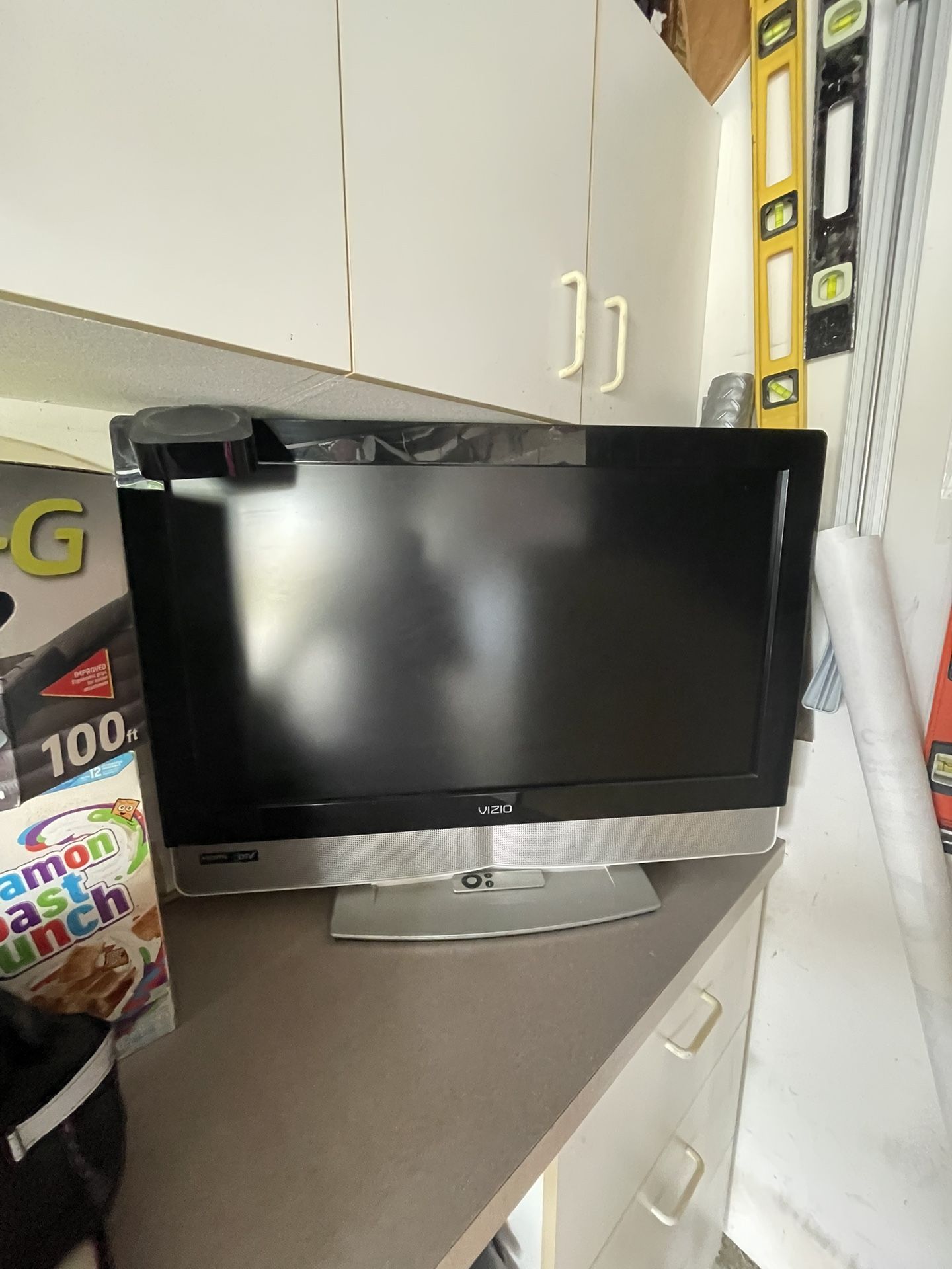 32” VIZO Tv And Apple Tv Player