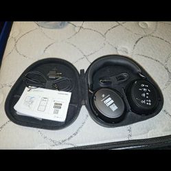 Sennheiser - Momentum 4 Wireless Adaptive Noise-Canceling Over-The-Ear Headphones - Black