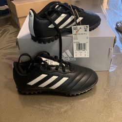 US 12K Size ADIDAS Soccer Shoes