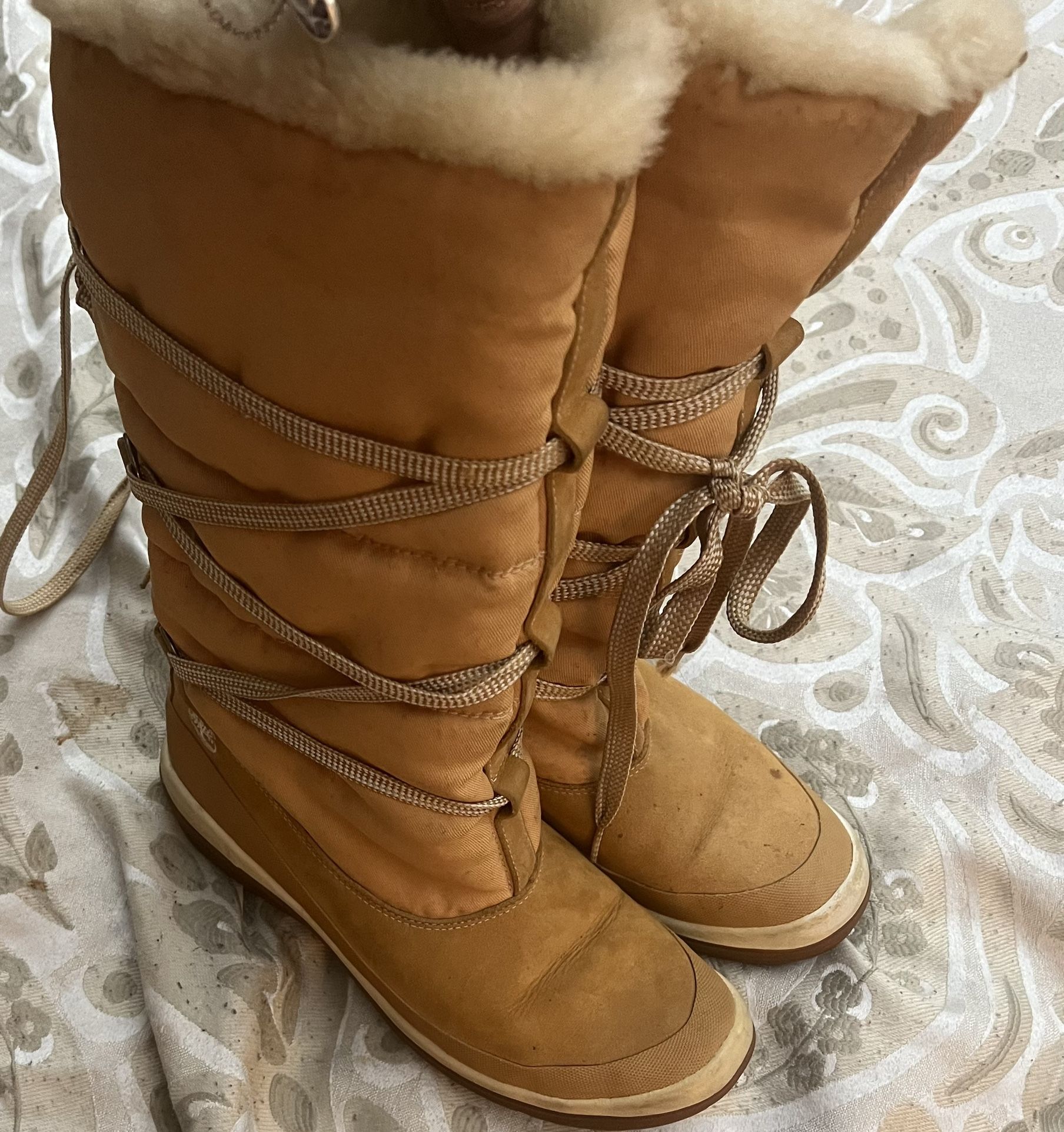 Timberland Tall Winter Boots Faux Fur Lined 9