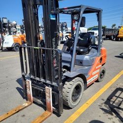 5,000 POUND # 5K FORKLIFT DUAL FUEL GAS / PROPANE WAREHOUSE FORK LIFT SHOP FORKLIFT | TOYOTA 8FGU25