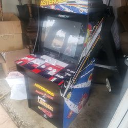 Asteroids arcade machine 