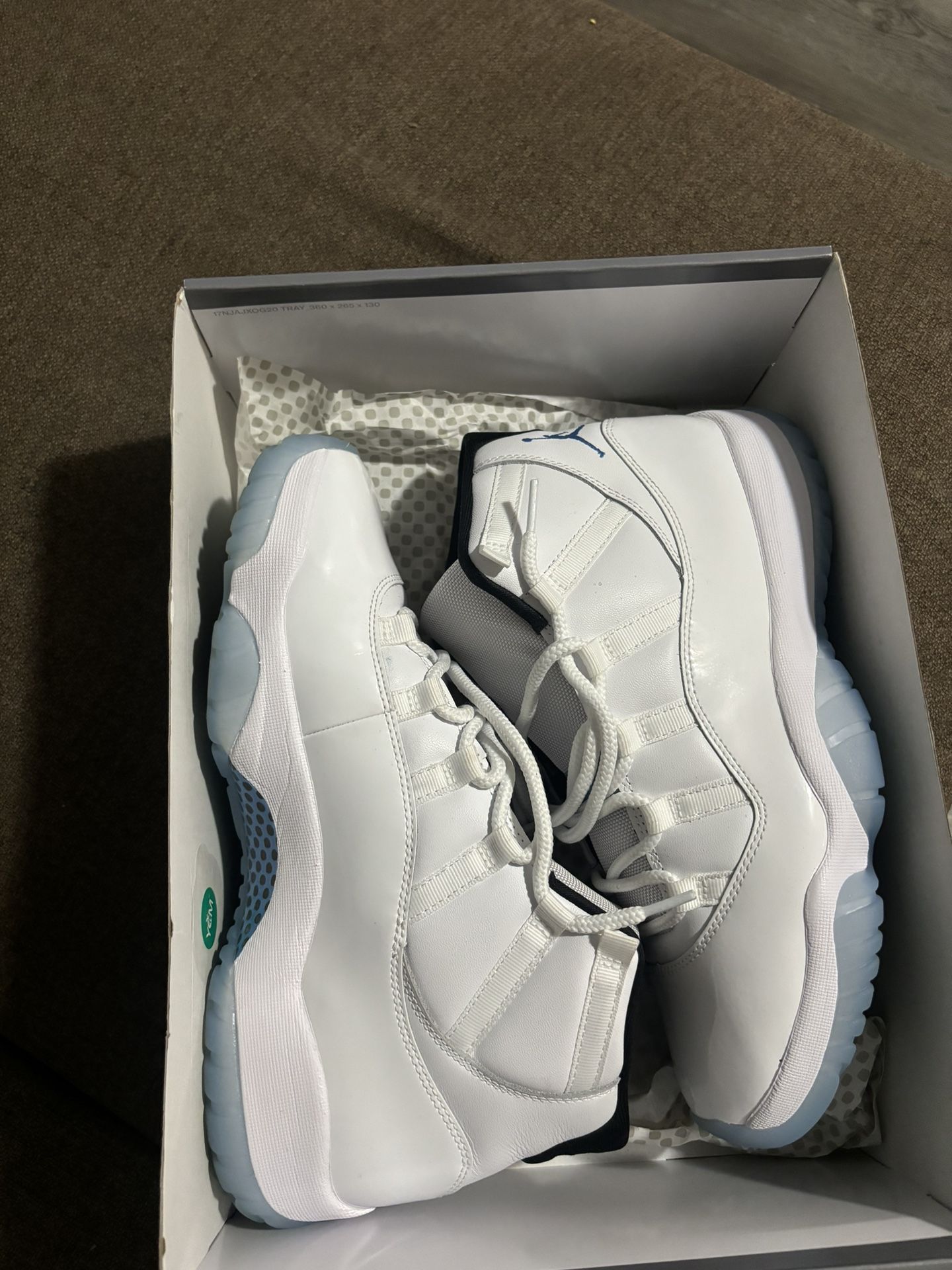 Air Jordan 11 Legend Blue Size 12