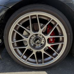 APEX wheels (front pair only) 18’s