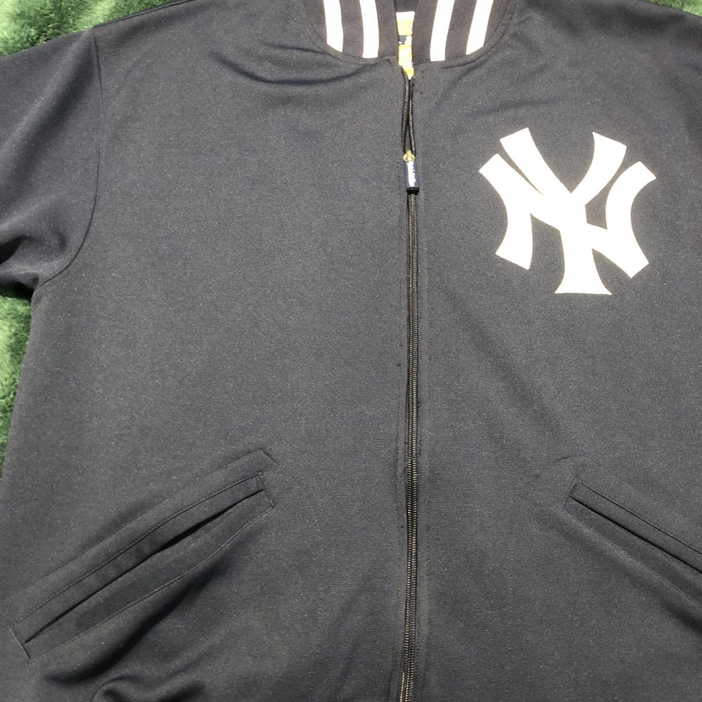 Mitchell & Ness Yankees Jacket Size Large for Sale in Brooklyn, NY