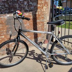 Bicycle Specialized In Excellents Conditions 