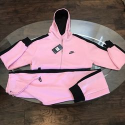 Women Nike Suit 🔥