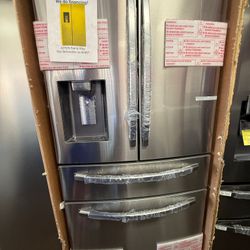REFRIGERATOR 