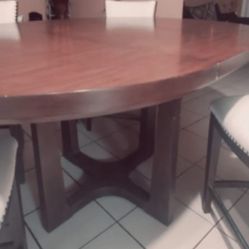 Modern Table With Chairs