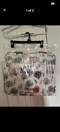 31 Voyager Tote Drawn Flower Design
